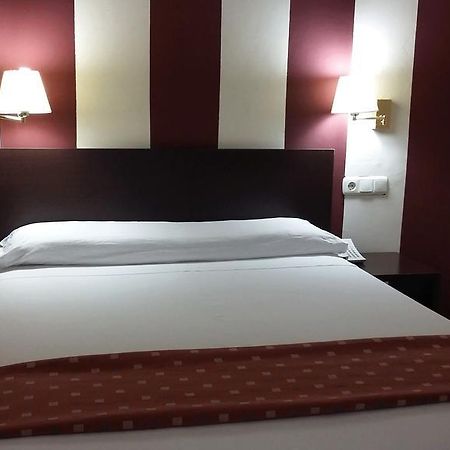 הואלבה Hotel Marina מראה חיצוני תמונה
