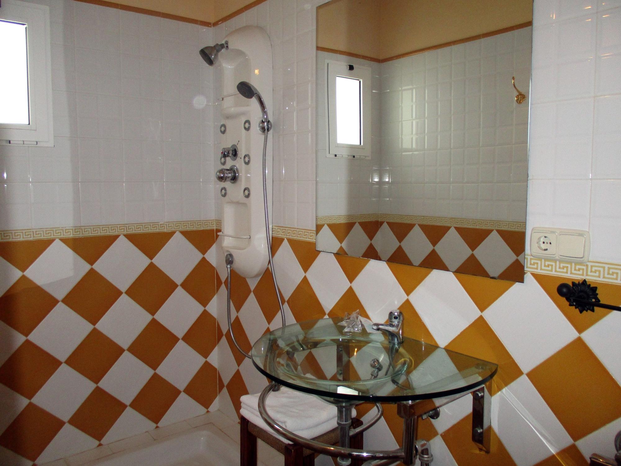 הואלבה Hotel Marina מראה חיצוני תמונה