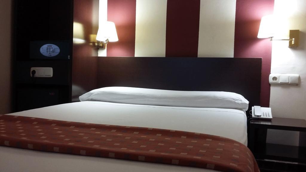 הואלבה Hotel Marina מראה חיצוני תמונה