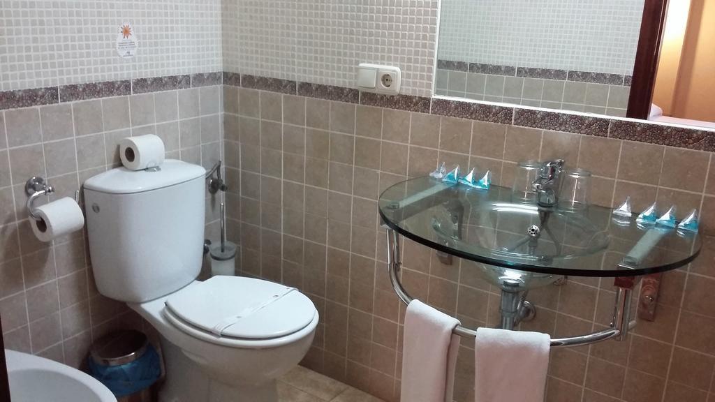 הואלבה Hotel Marina מראה חיצוני תמונה