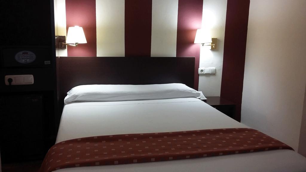 הואלבה Hotel Marina מראה חיצוני תמונה
